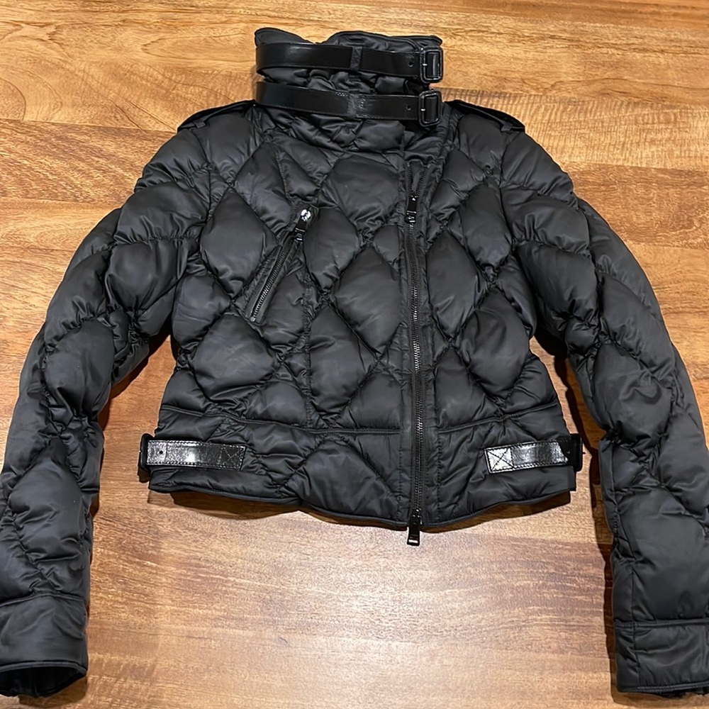 Stunning crop Burberry quilted and leather accents jacket